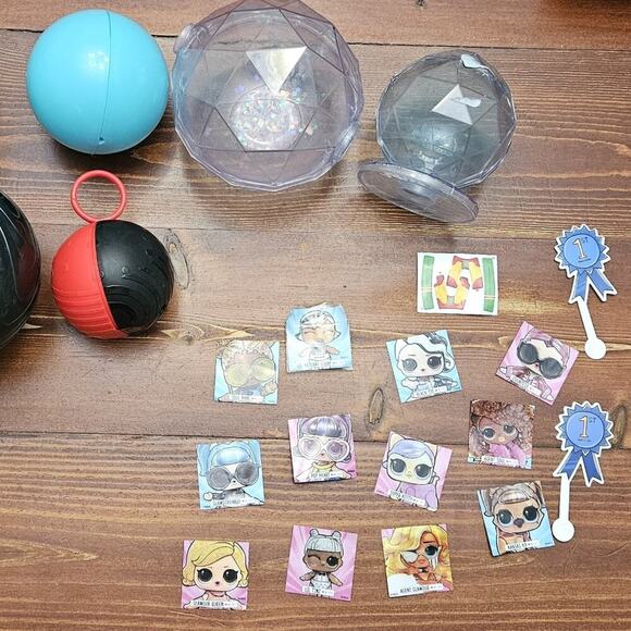 Lot of LOL Dolls and Accessories Over 100 pieces - Picture 9 of 16